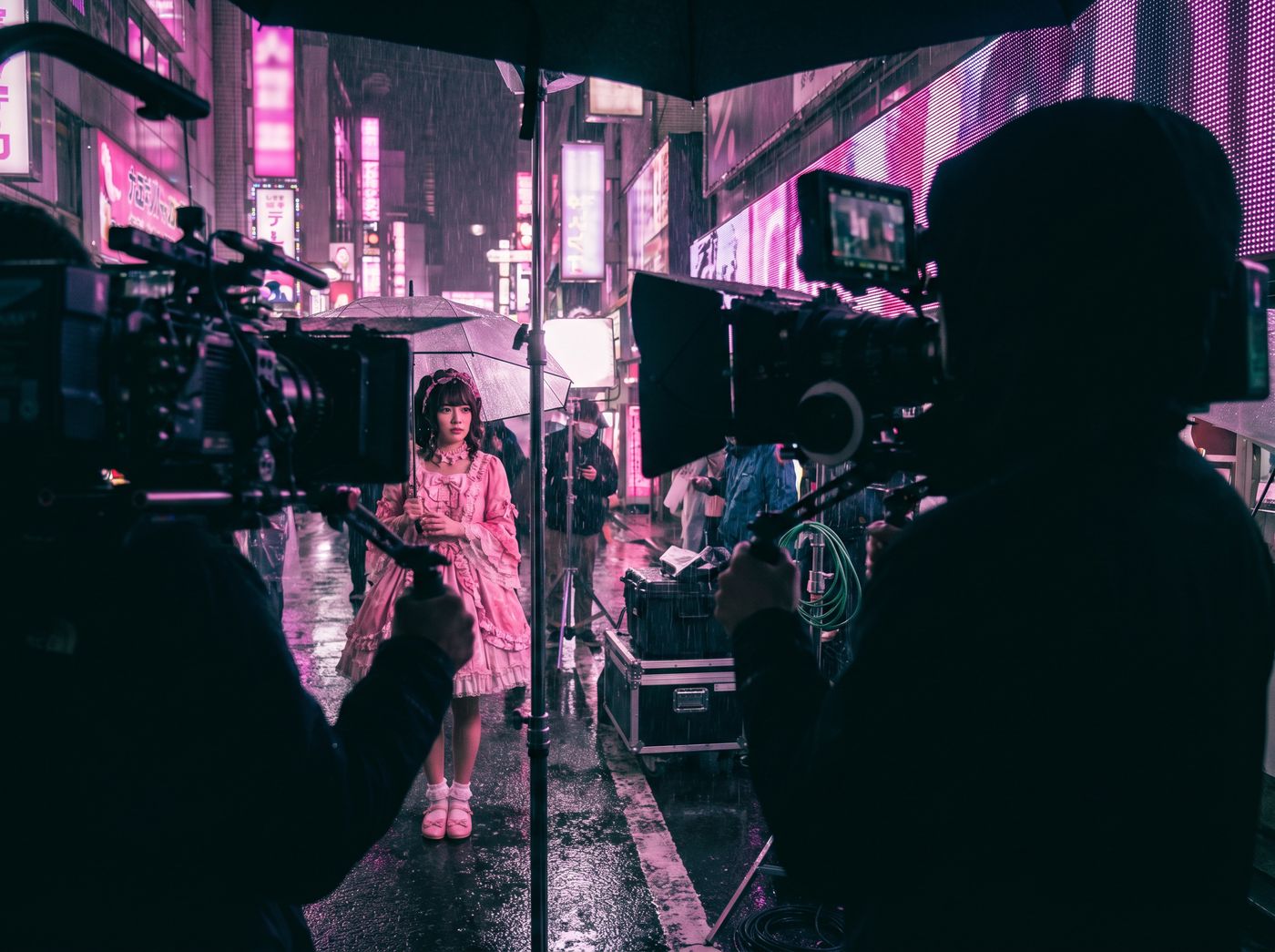 少妇 美少女写真视频《霓虹雨夜》4K封面